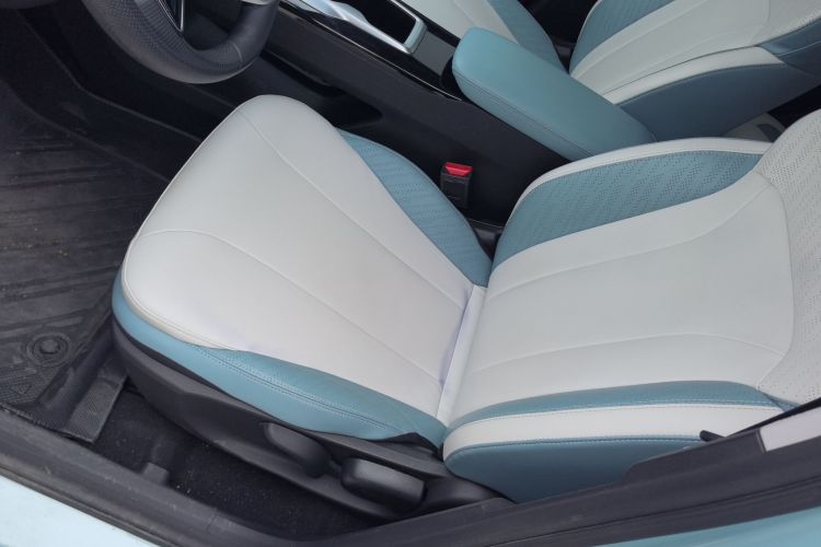 吉利几何E萤火虫 2024款 401km 星光局部细节19