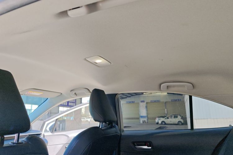 丰田 雷凌 2024款 智能电混双擎 1.8L 领先版局部细节22