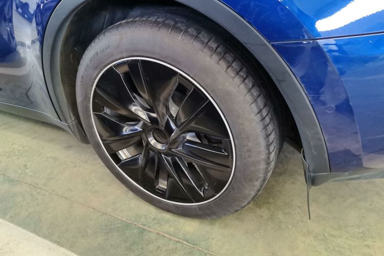 特斯拉 Model Y 2022款 后轮驱动版局部细节9012