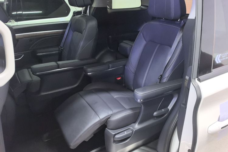 广汽传祺 传祺M8 2021款 领秀系列 390T 尊贵版中控内饰7002