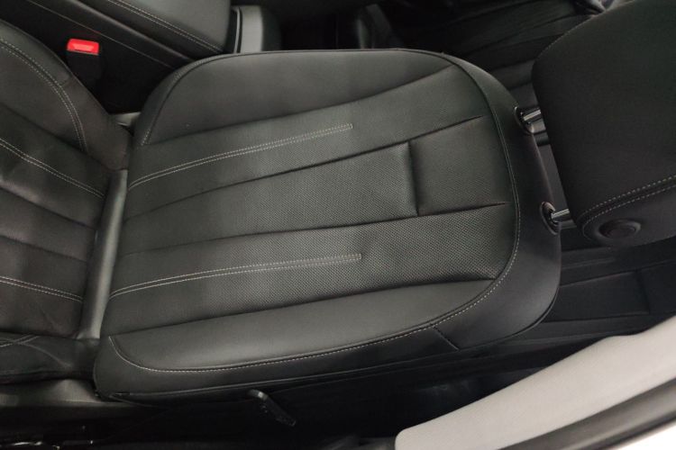 奥迪A4L 2020款 40 TFSI 时尚致雅型局部细节9008