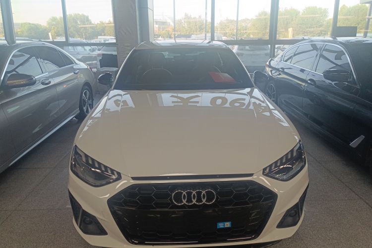 奥迪A4L 2025款 200万辆悦享版 40 TFSI 豪华动感型车身外观6001