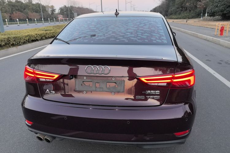 奥迪A3 2018款 30周年年型 Limousine 35 TFSI 进取型车身外观6015