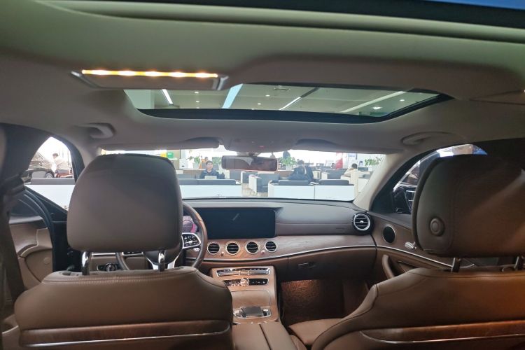 奔驰E级 2020款 改款 E 260 L中控内饰7009