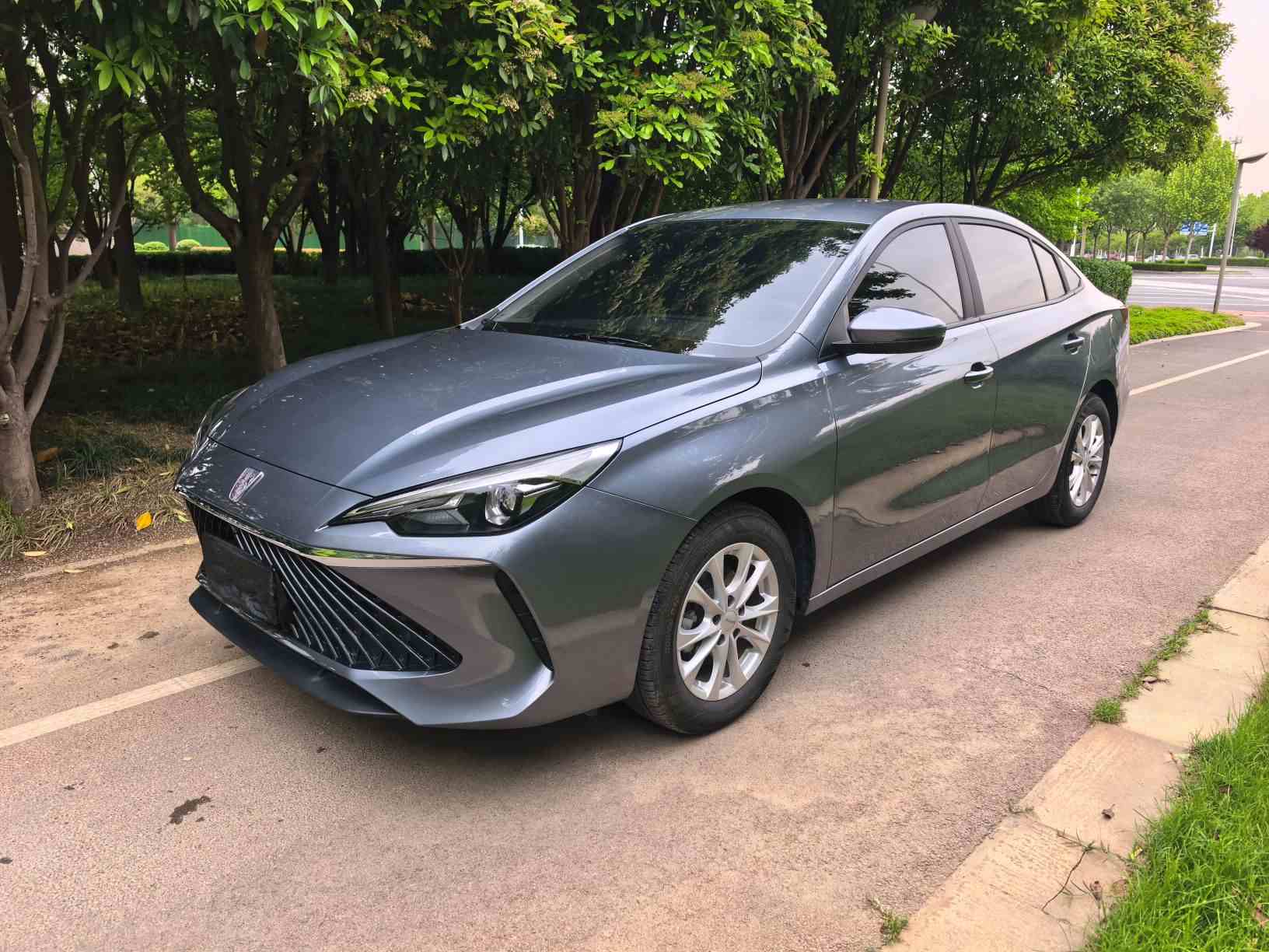 荣威i5 2023款 1.5L 手动舒享版(1)