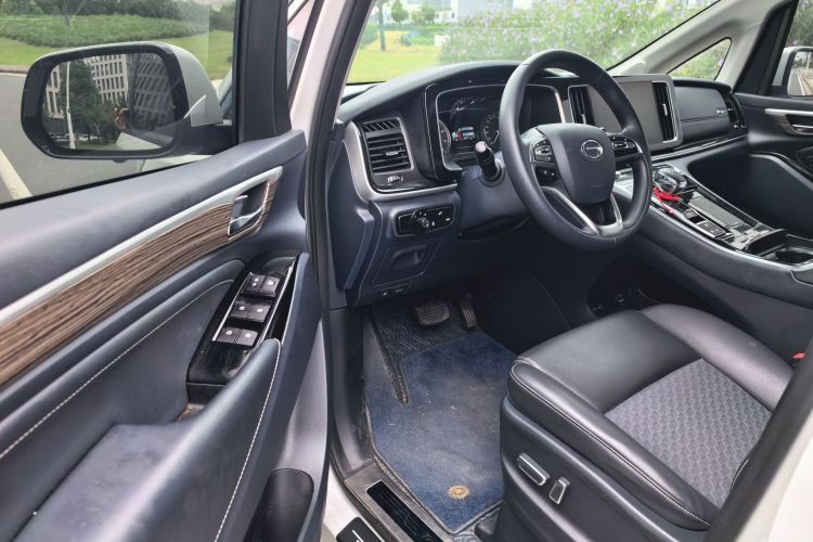 广汽传祺 传祺M8 2023款 领秀系列 390T 豪华版中控内饰7002