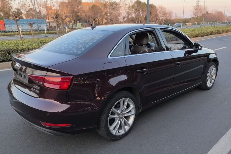奥迪A3 2018款 30周年年型 Limousine 35 TFSI 进取型车身外观6005