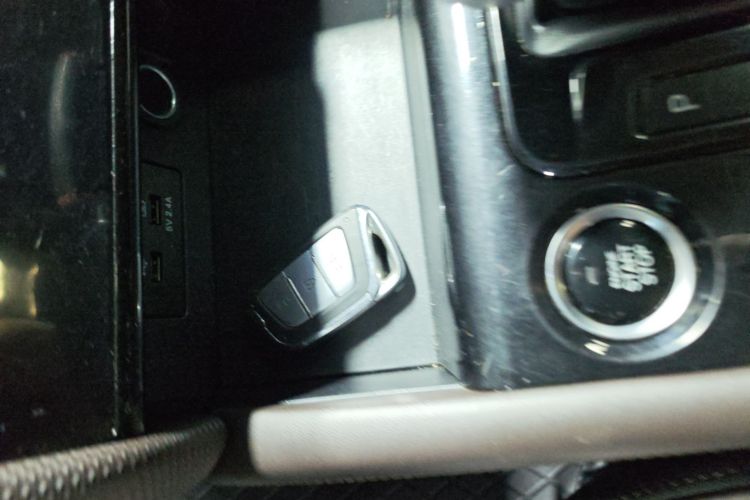 江汽集团 嘉悦A5 2020款 1.5T CVT超越+型中控内饰7001