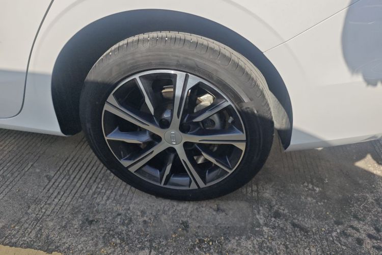 吉利汽车 帝豪 2022款 第4代 1.5L CVT尊贵型车身外观6007