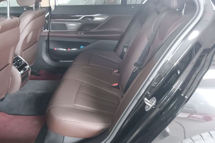 宝马7系 2016款 730Li 领先型中控内饰7001