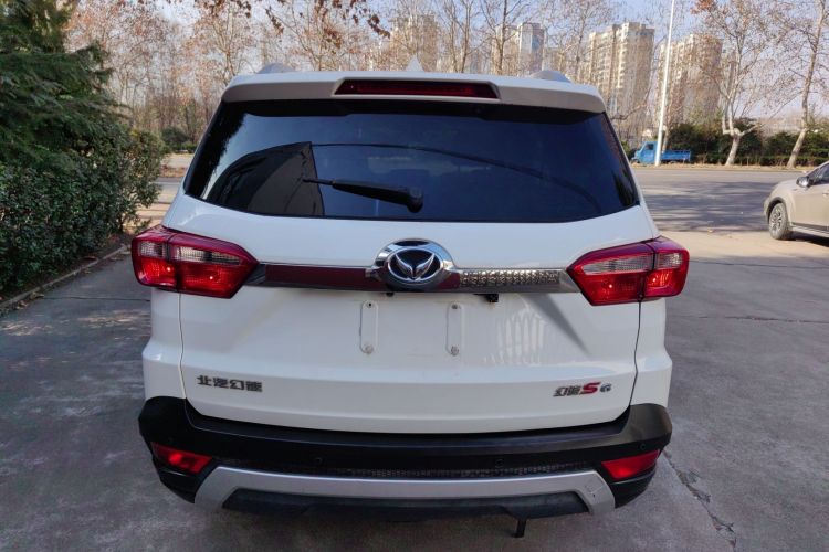 北汽幻速S3 2016款 S3L 1.5L 手动尊享型车身外观6006