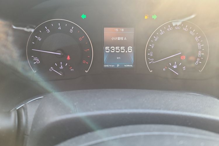 魏牌 VV5 2017款 2.0T 超豪型中控内饰15