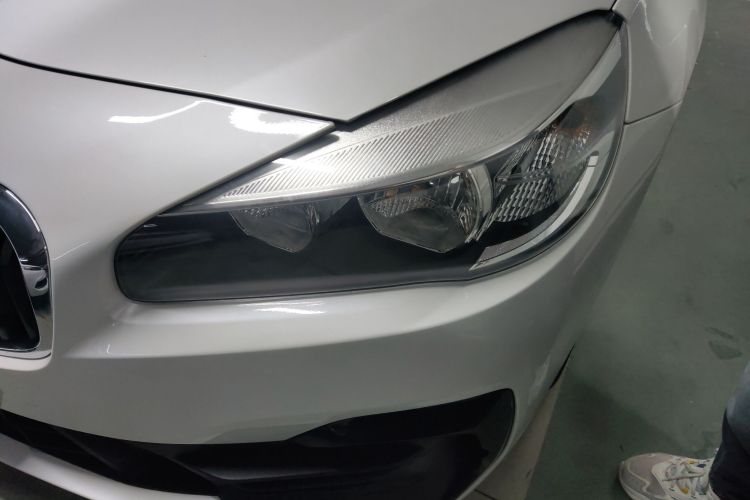 宝马2系多功能旅行车 2019款 220i 领先型局部细节36