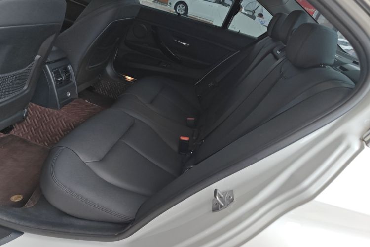 宝马3系 2019款 320Li 时尚型中控内饰7001