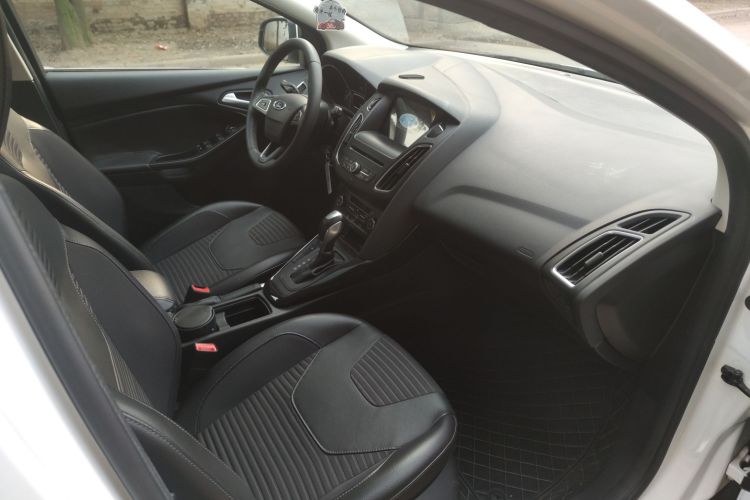 福特 福克斯 2017款 两厢 EcoBoost 180 自动精英型中控内饰7006