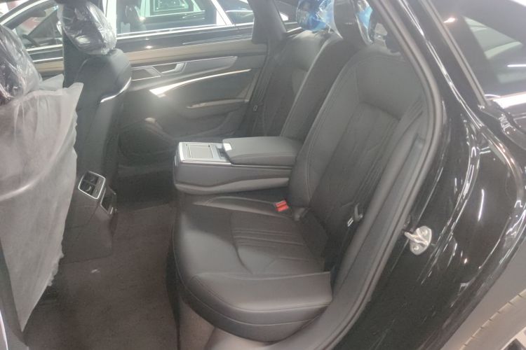 奥迪A6L 2026款 45 TFSI 臻选动感型中控内饰7001