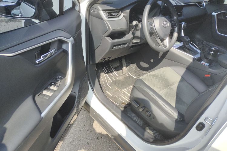 丰田 RAV4荣放 2023款 2.0L CVT四驱探险Plus版中控内饰7002