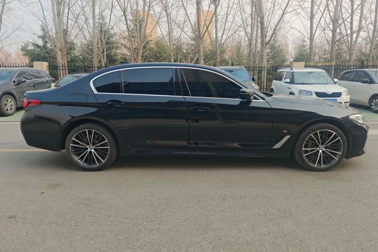 宝马5系 2023款 改款 530Li 领先型 M运动套装车身外观6003