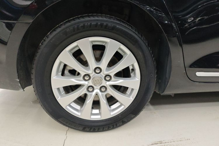 别克 君越 2013款 2.4L SIDI领先舒适型局部细节9003