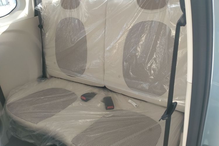 奔腾小马 2026款 222km 炫彩马中控内饰7001