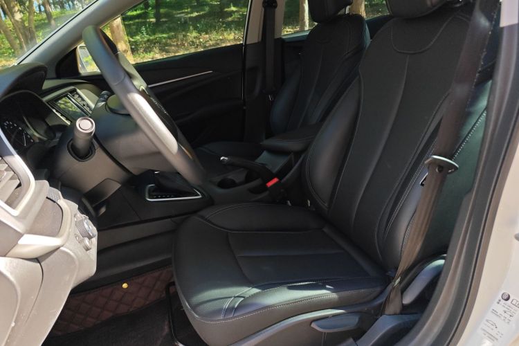 别克 英朗 2021款 改款 典范 1.5L 自动精英型中控内饰7004