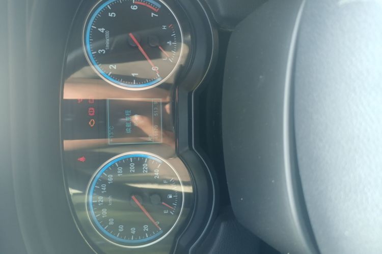 中华H530 2017款 1.6L 手动舒适型中控内饰15