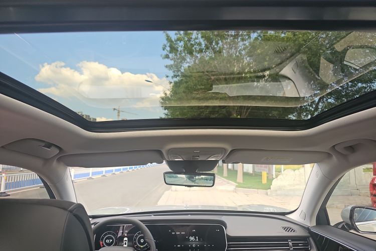 红旗HS5 2019款 2.0T 智联旗领四驱版中控内饰7008