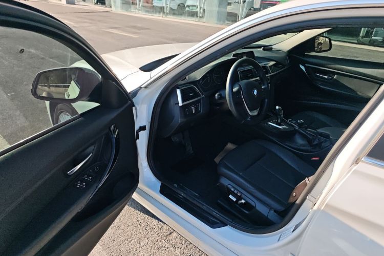 宝马3系 2017款 320Li 时尚型中控内饰7002