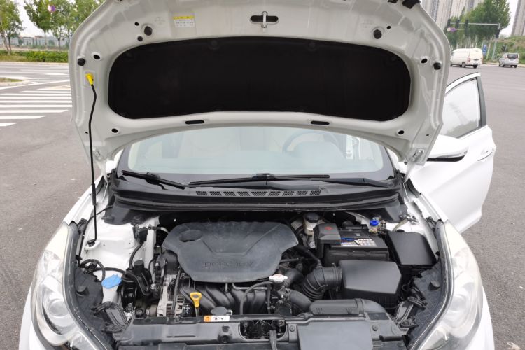 现代 朗动 2012款 1.6L 自动领先型局部细节24