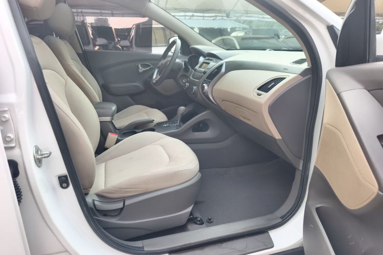 北京现代ix35 2013款 2.0L 自动两驱舒适型GL 国IV中控内饰7004