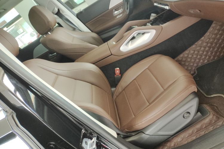 奔驰GLE 2024款 GLE 350 4MATIC 动感型局部细节9007