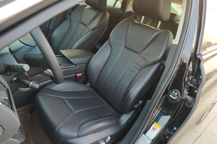 红旗H5 2022款 经典款 改款 1.8T 自动智联旗韵版局部细节19