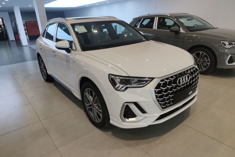 奥迪Q3 2025款 quattro 45周年典藏版 40TFSI 时尚动感型车身外观6002