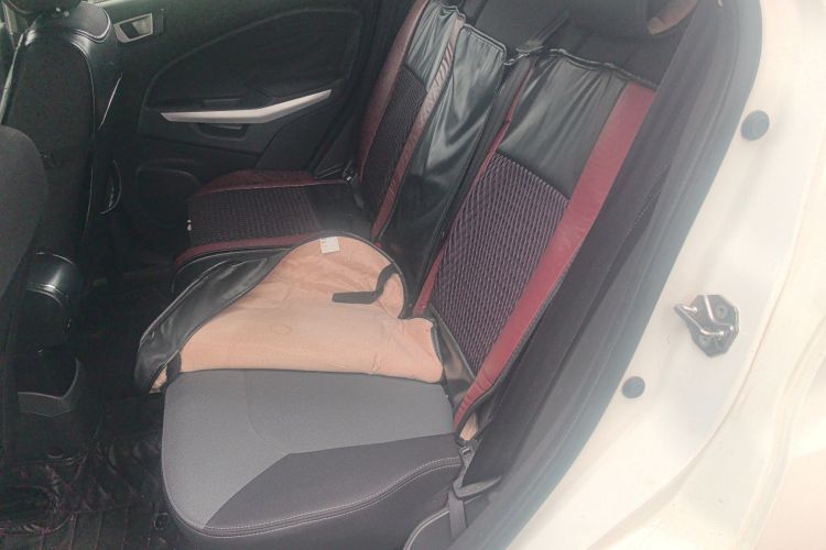 福特 翼搏 2013款 1.5L 手动风尚型中控内饰7001