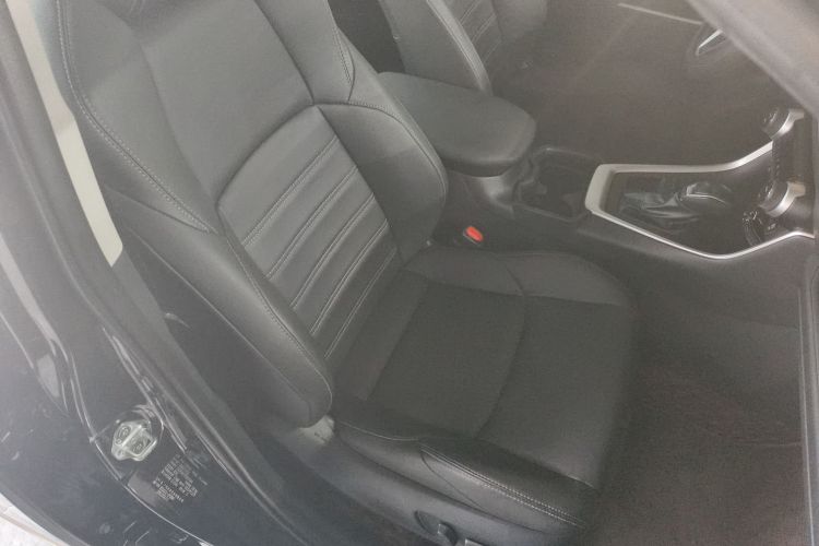 丰田 威兰达 2024款 2.0L CVT两驱豪华PLUS版局部细节41