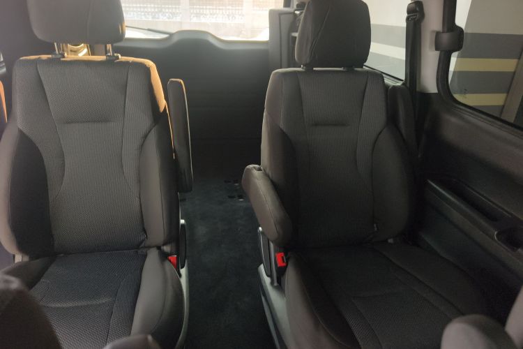 江淮瑞风 瑞风M4 2020款 2.0CTI 柴油 手动劲锐型 国VI中控内饰7001