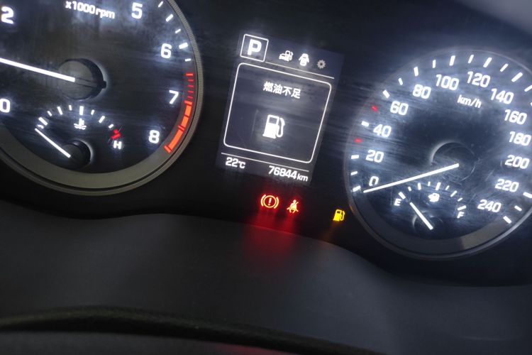 现代 途胜 2015款 1.6T 双离合两驱智能型中控内饰15