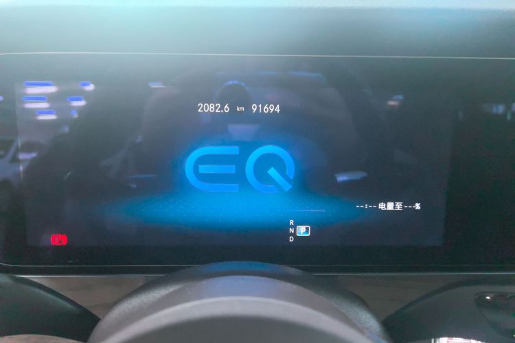 奔驰E级新能源 2021款 E 350 e L 插电式混合动力轿车中控内饰15