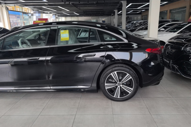奔驰EQE 2025款 500 4MATIC 豪华版车身外观6003