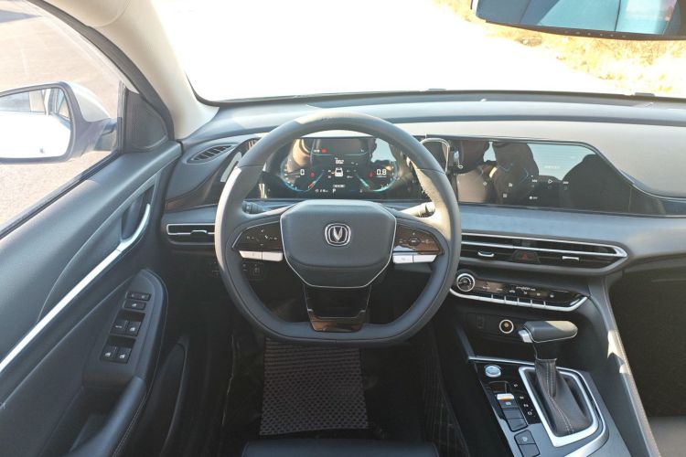 长安 逸动 2022款 PLUS 1.6L GDI CVT豪华型局部细节13