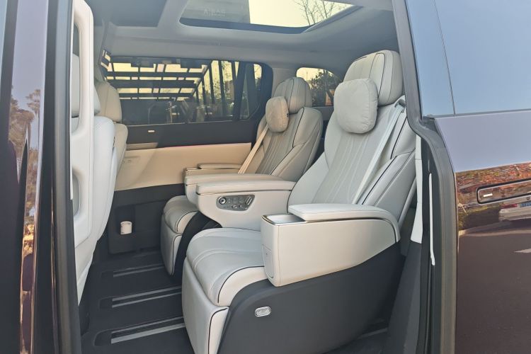 小鹏X9 2025款 740超长续航 Max中控内饰7004