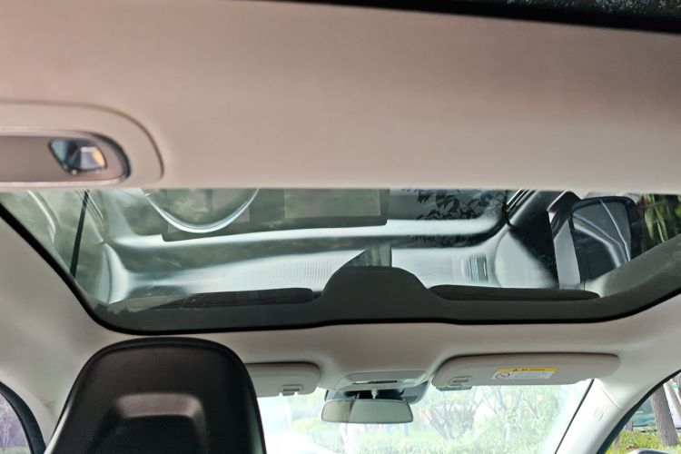 小鹏P7 2022款 670N+局部细节22