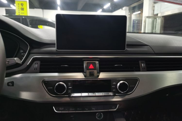 奥迪A4L 2018款 30周年年型 40 TFSI 时尚型局部细节9002