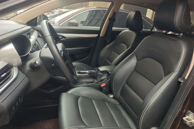 吉利汽车 帝豪 2018款 1.5L 手动向上互联版中控内饰7006