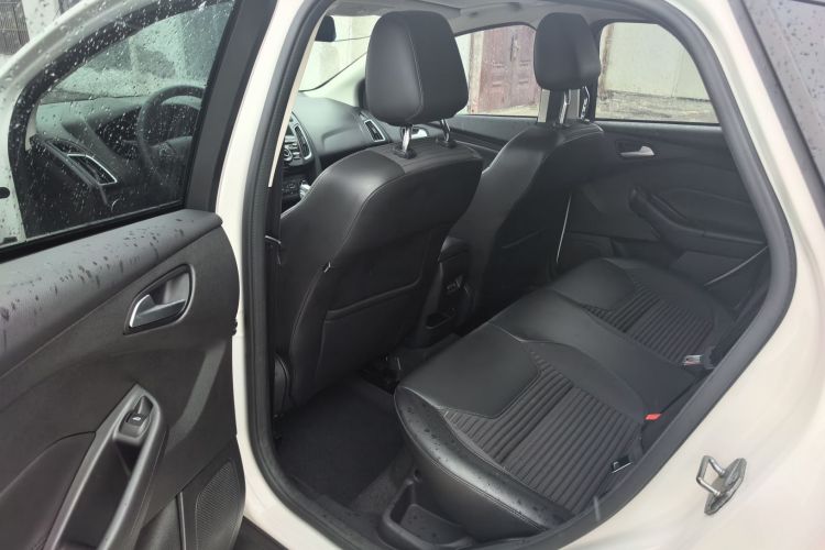 福特 福克斯 2018款 两厢经典 1.6L 自动风尚型智行版中控内饰7005