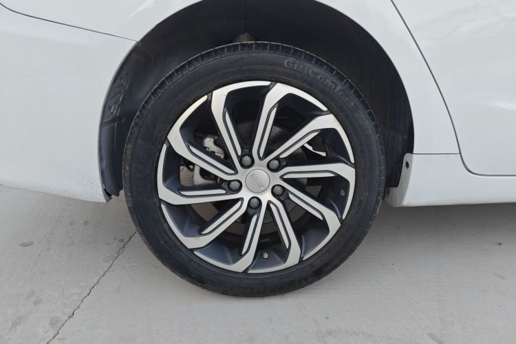 吉利汽车 帝豪GL 2020款 1.4T CVT尊贵型车身外观6004