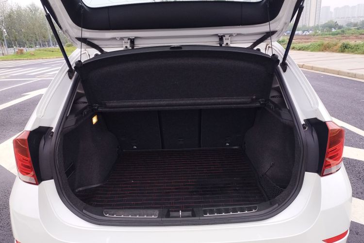 宝马X1 2015款 sDrive18i 领先晋级版局部细节23