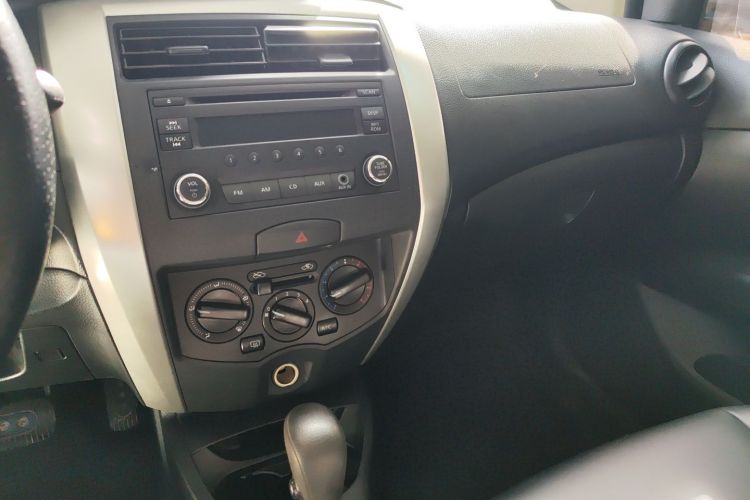 日产 骊威 2013款 1.6XE CVT舒适版局部细节16