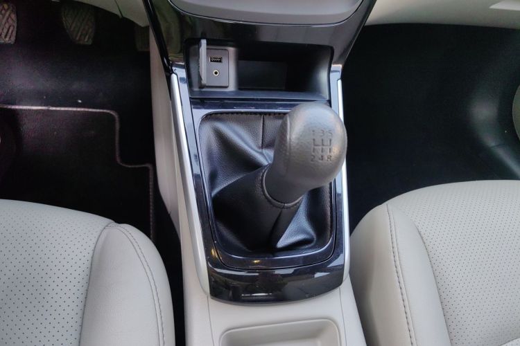 日产 轩逸 2016款 1.6XL 手动豪华版局部细节18