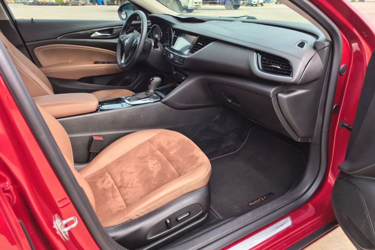 别克 君威 2019款 20T 精英型 国VI中控内饰7009